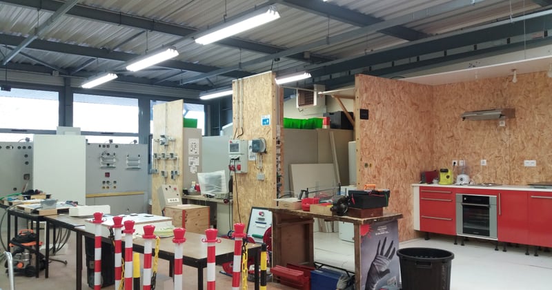 Aménagement Efiko : organiser un coin bricolage évolutif dans un garage