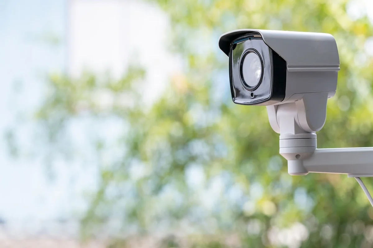 Installation facile de luminaires électriques : conseils pratiques et sécurité 2026